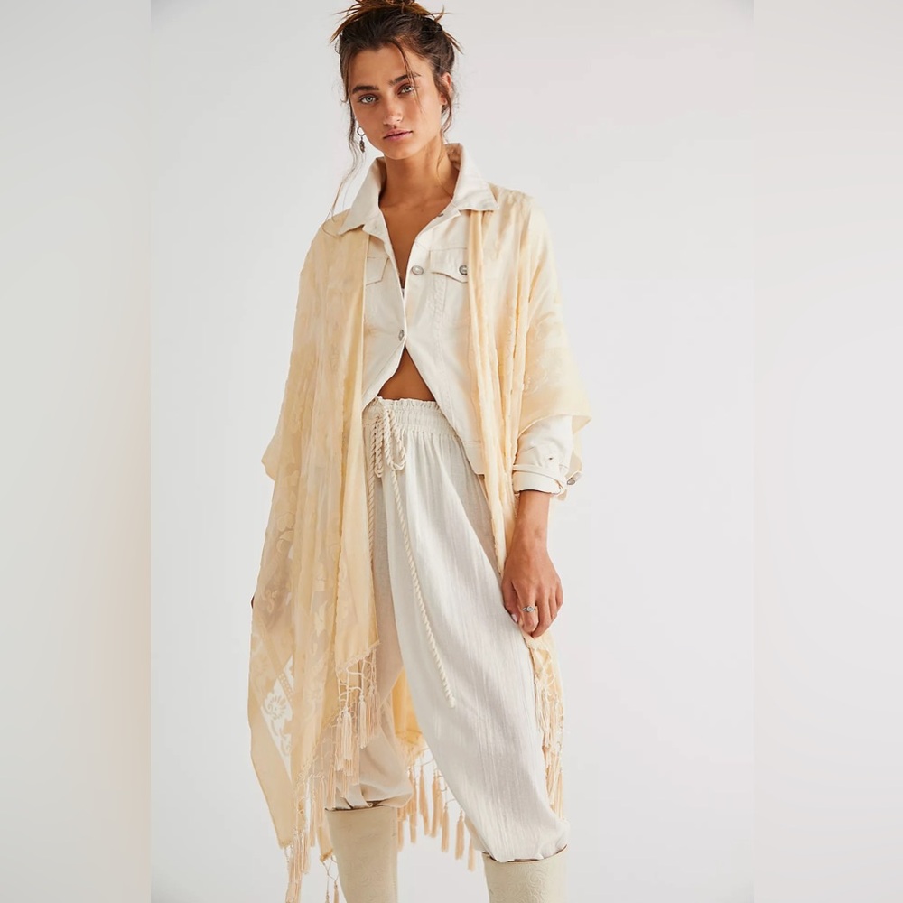 🍋SALE🍋 Free People Elegant Cream Swim Cover-Up